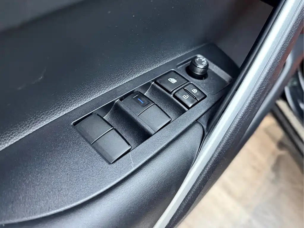 Toyota Corolla Cross — фото 11