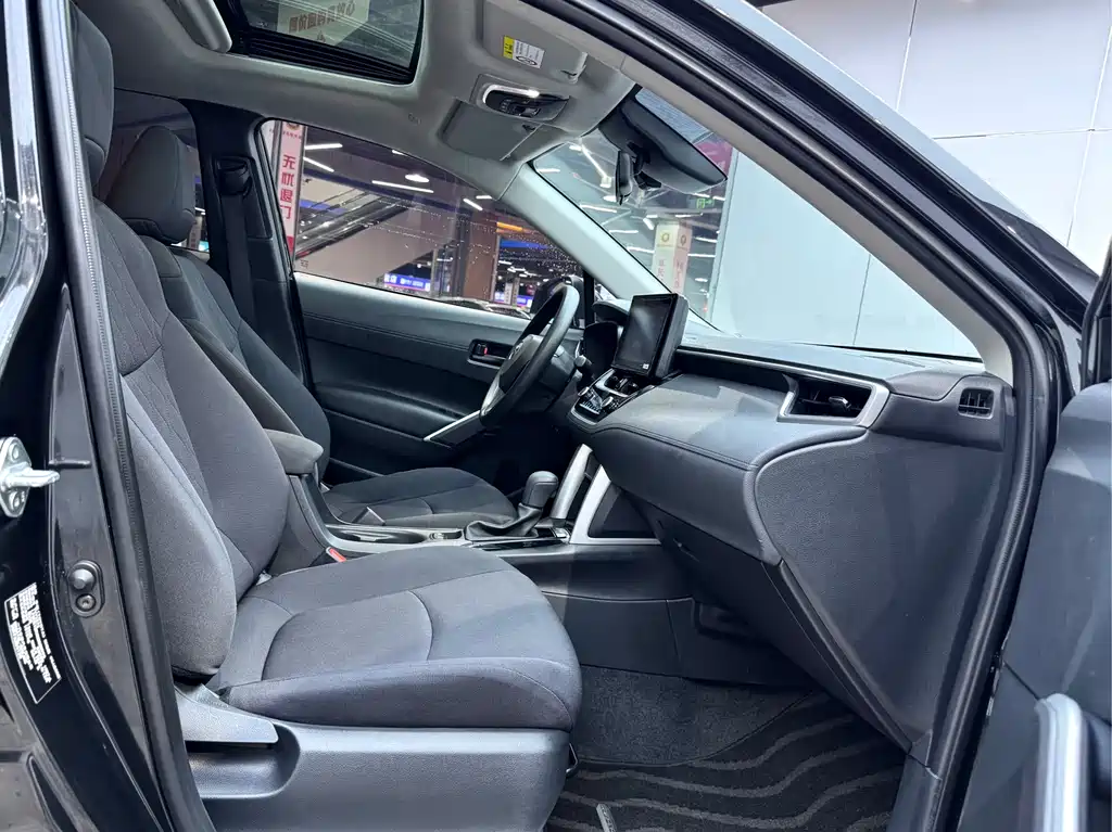 Toyota Corolla Cross — фото 17