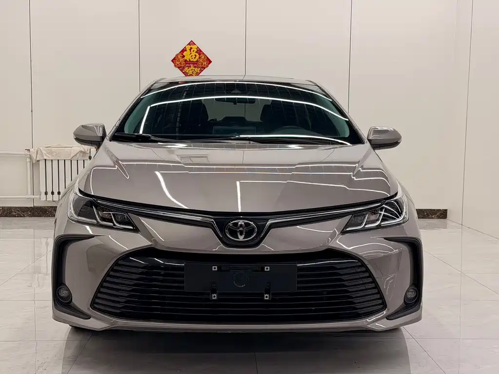 Toyota Corolla — фото 2