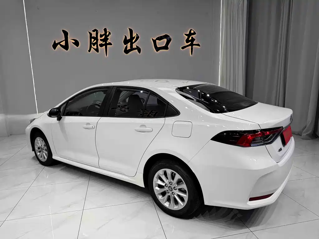 Toyota Corolla — фото 5