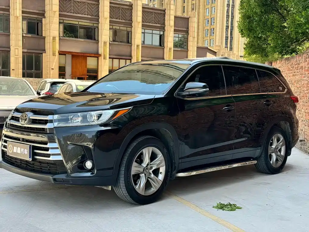 Toyota Highlander — фото 3