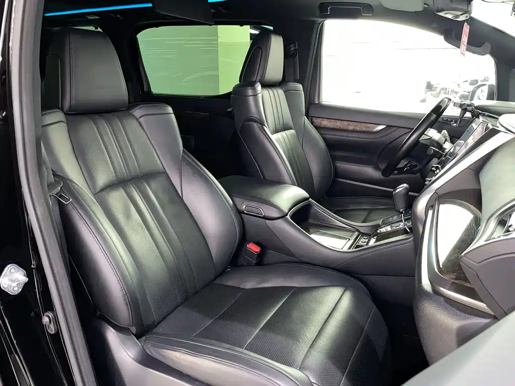Toyota Vellfire — фото 16