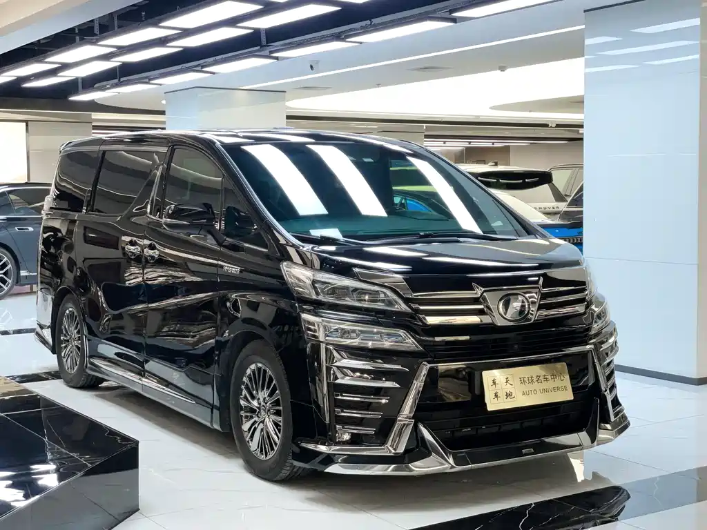 Toyota Vellfire — фото 3
