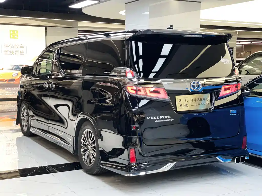 Toyota Vellfire — фото 21