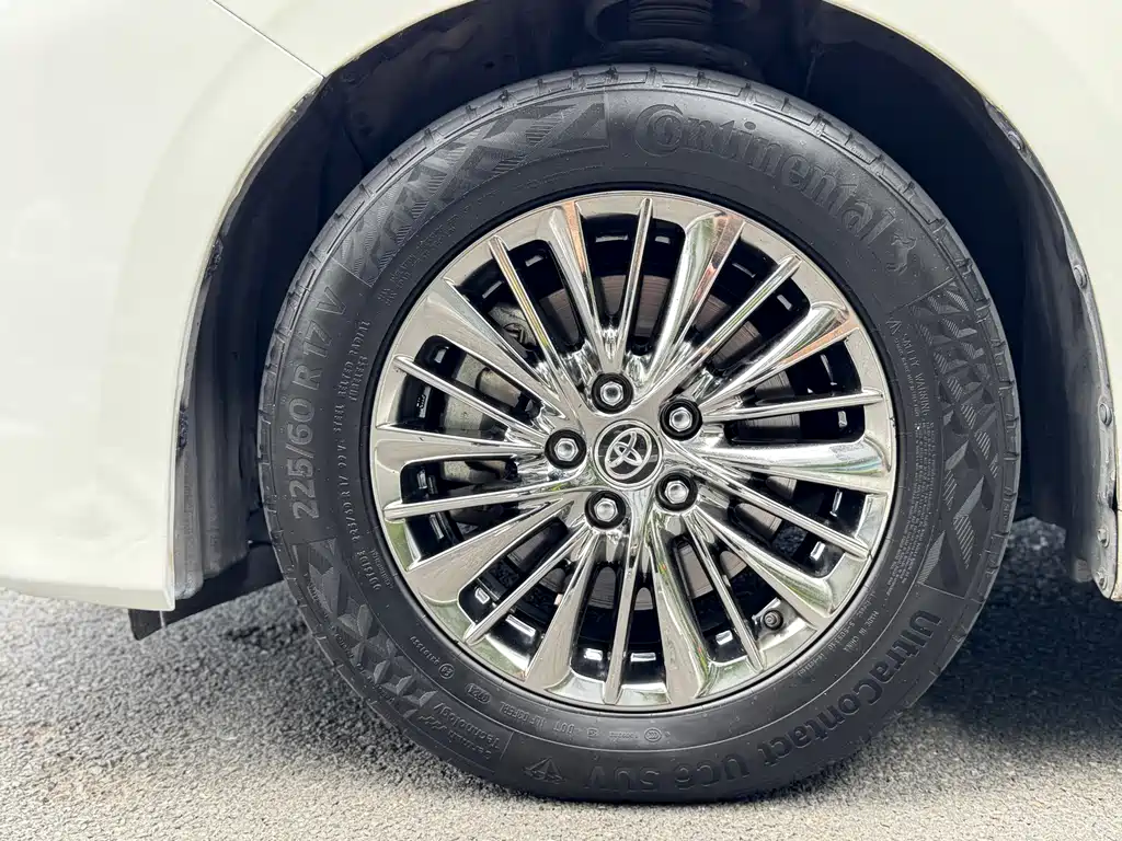 Toyota Alphard — фото 23