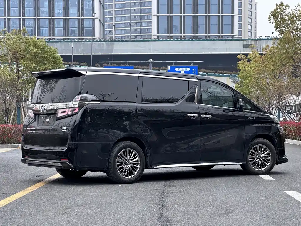 Toyota Vellfire — фото 30