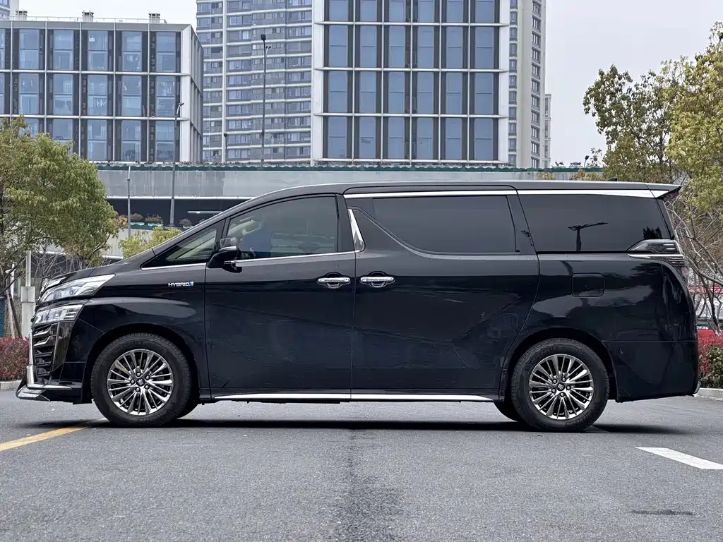 Toyota Vellfire — фото 5