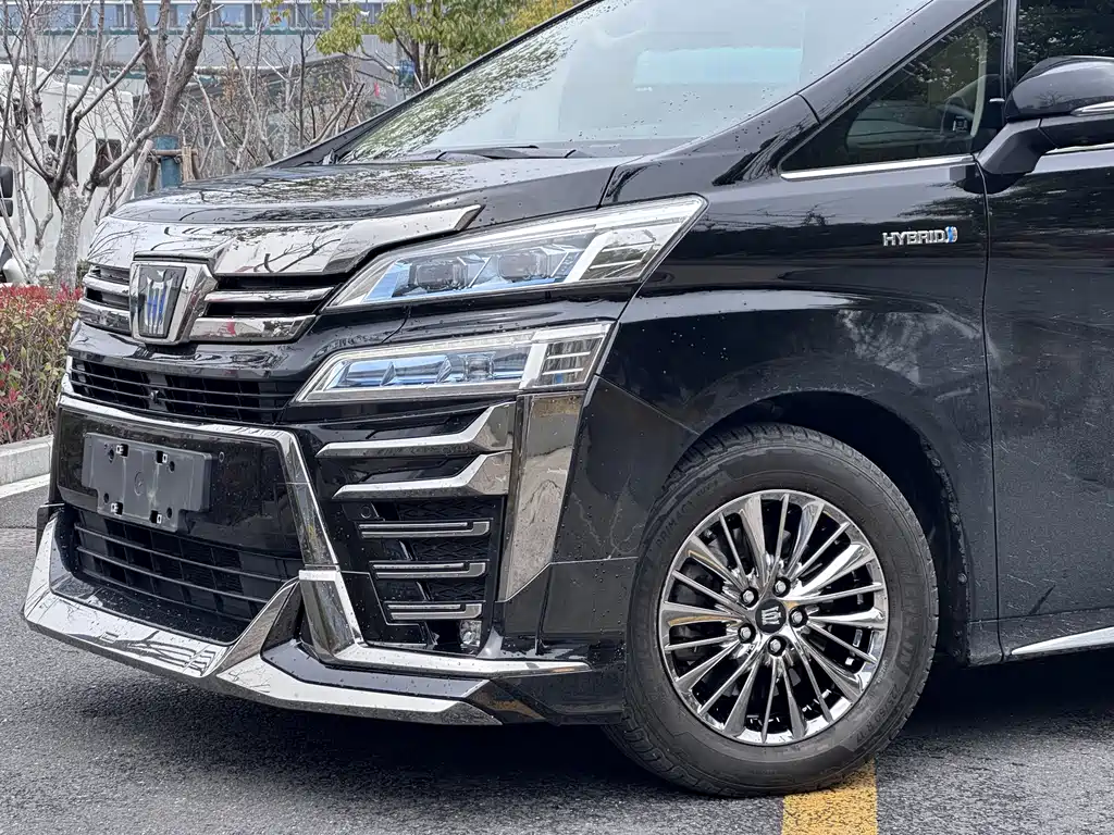 Toyota Vellfire — фото 6