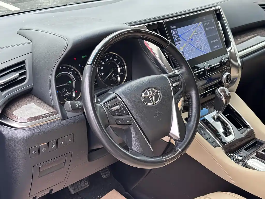 Toyota Vellfire — фото 7
