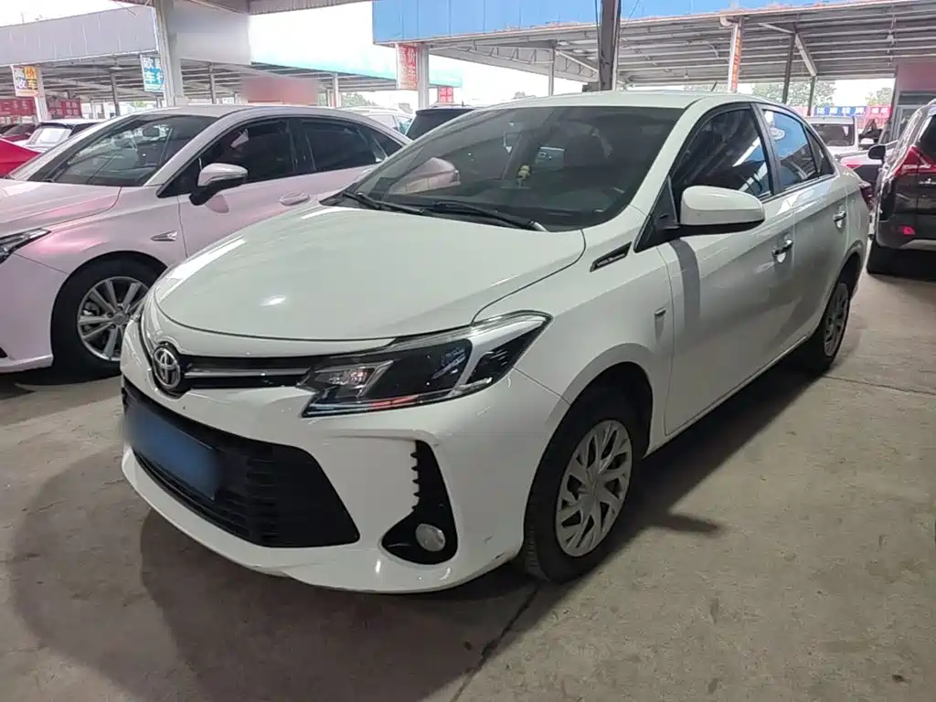 Toyota Vios — фото 2