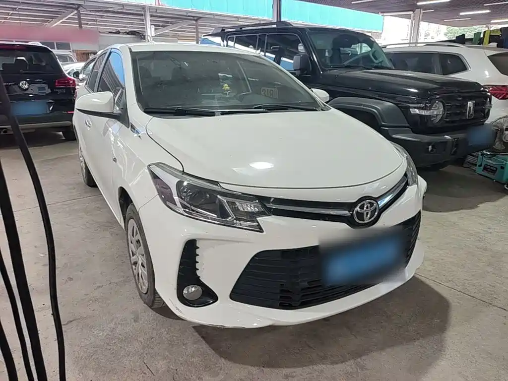 Toyota Vios — фото 4