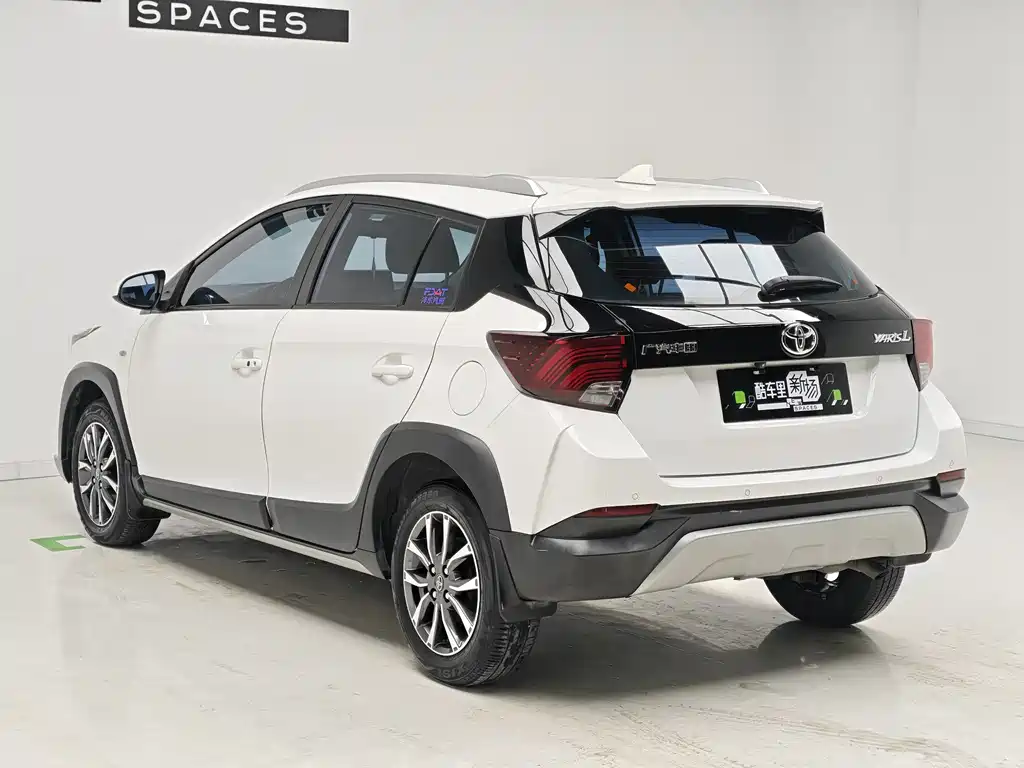 Toyota Yaris L — фото 6