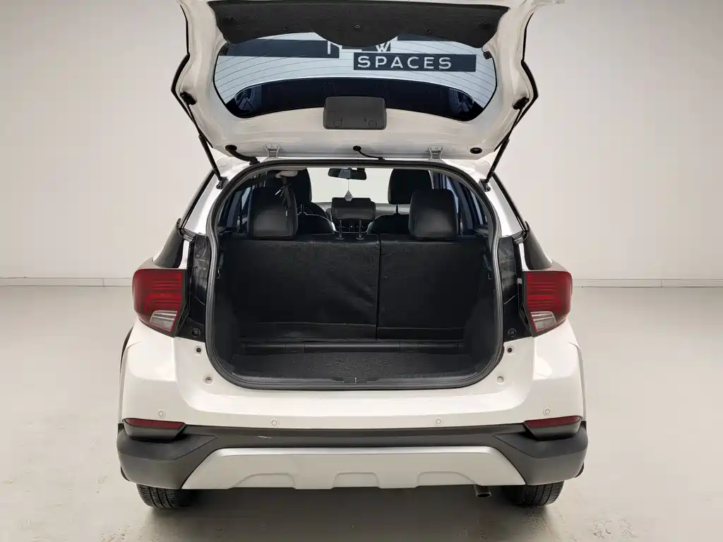 Toyota Yaris L — фото 10