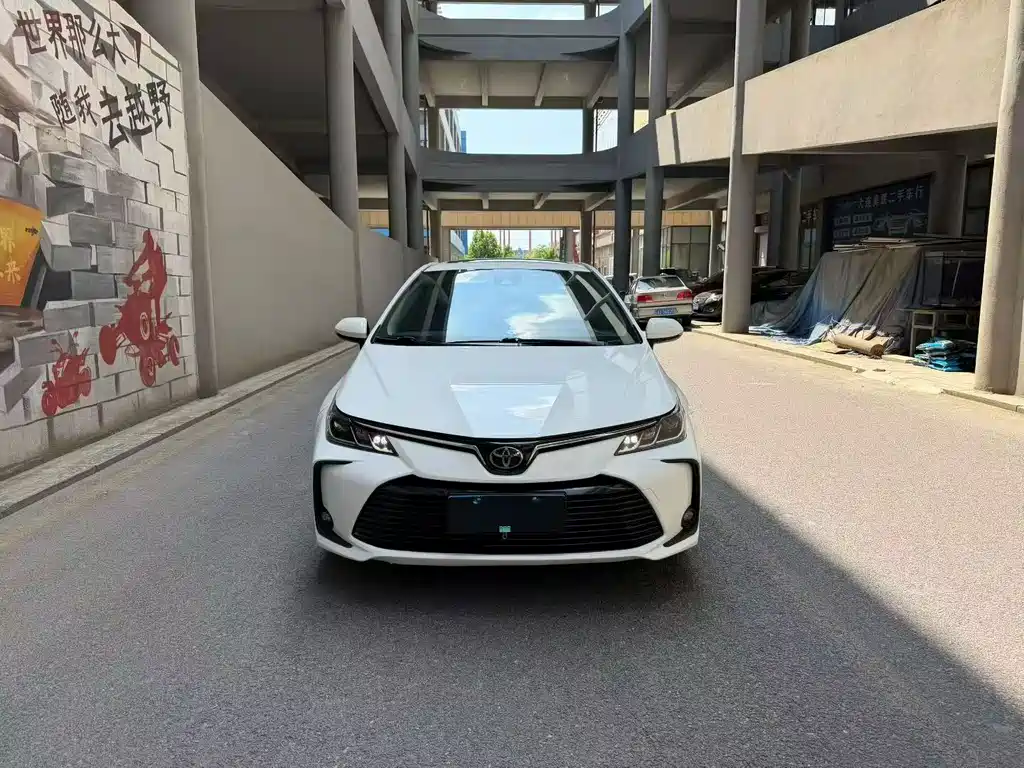 Toyota Corolla — фото 2