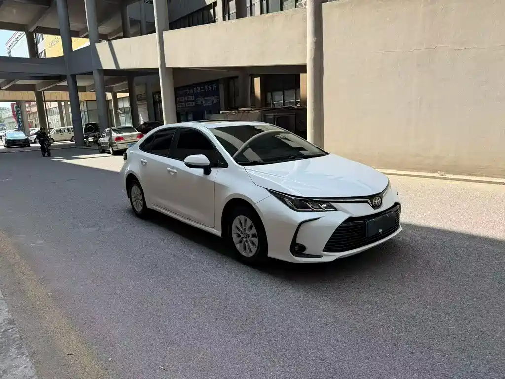 Toyota Corolla — фото 3