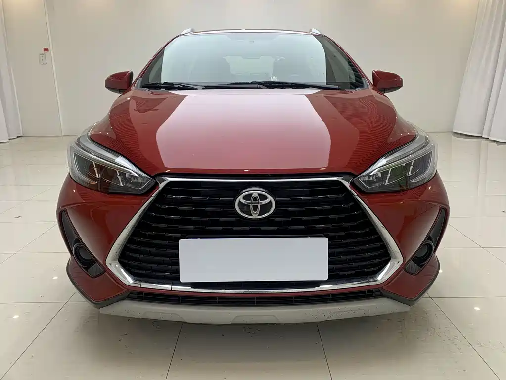 Toyota Yaris L — фото 2