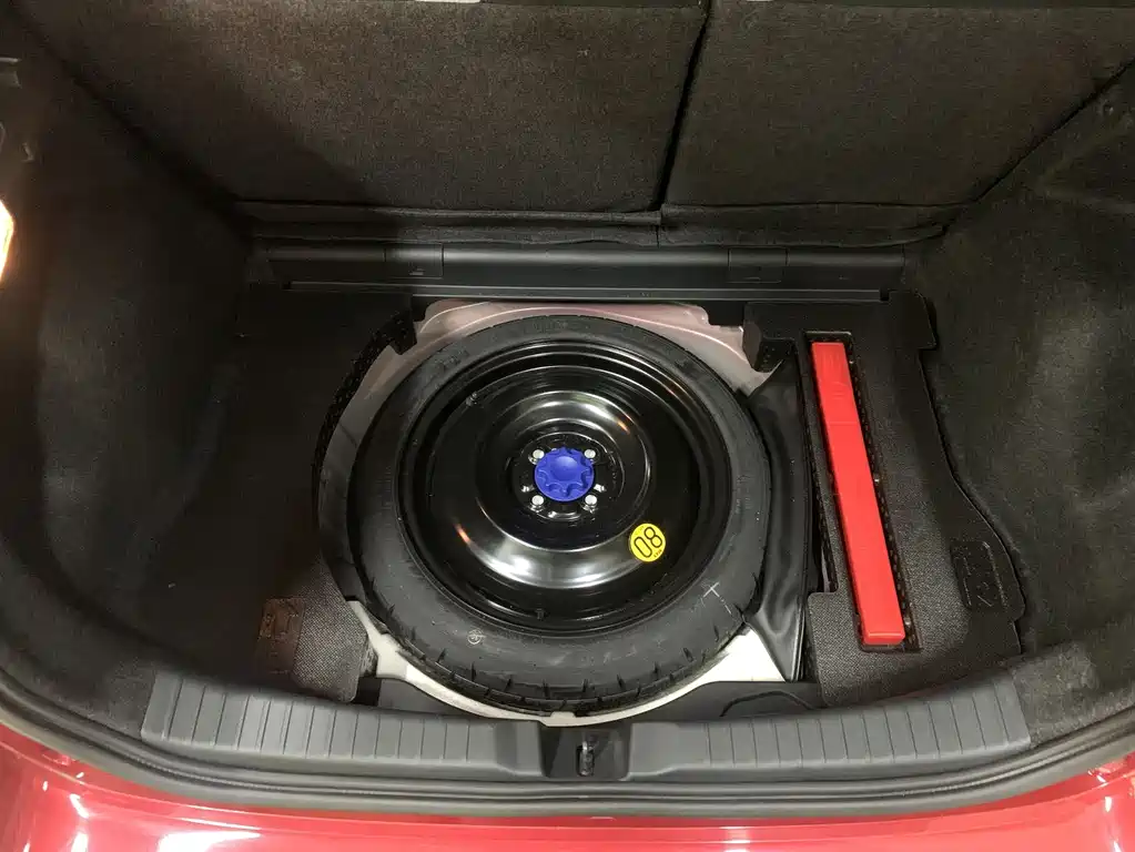 Toyota Yaris L — фото 11