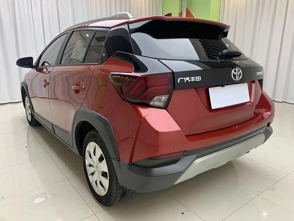 Toyota Yaris L — фото 13