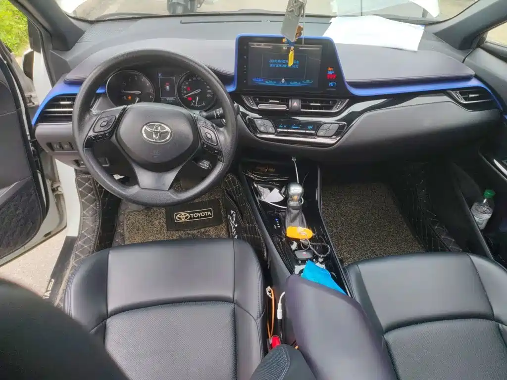 Toyota C-HR — фото 13