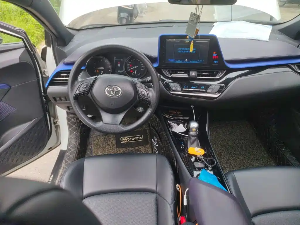 Toyota C-HR — фото 3