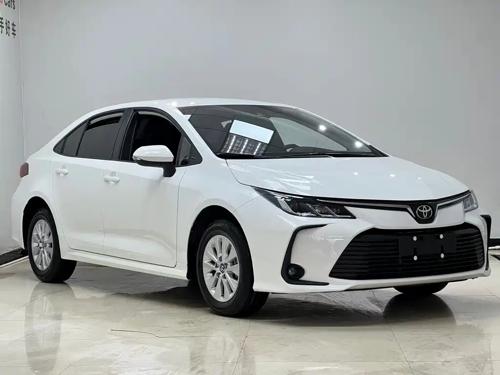 Toyota Corolla — фото 3