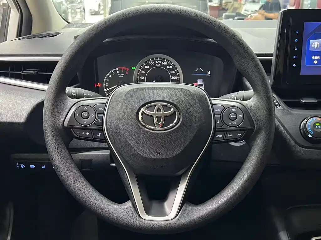 Toyota Corolla — фото 9