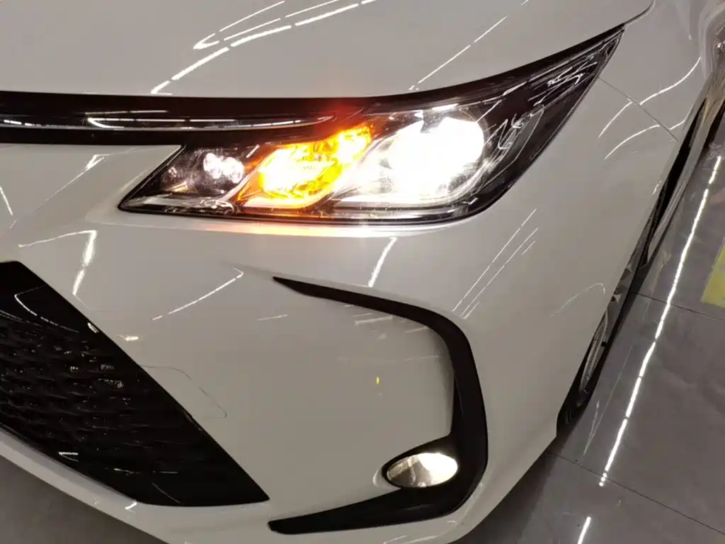 Toyota Corolla — фото 24