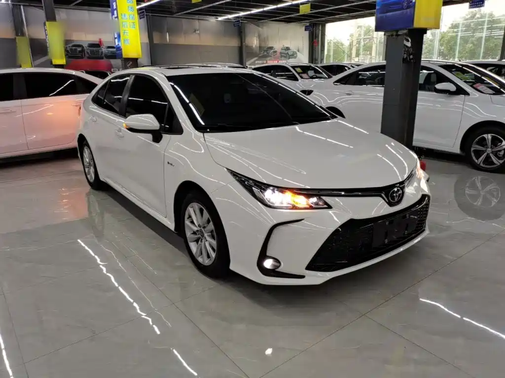 Toyota Corolla — фото 4