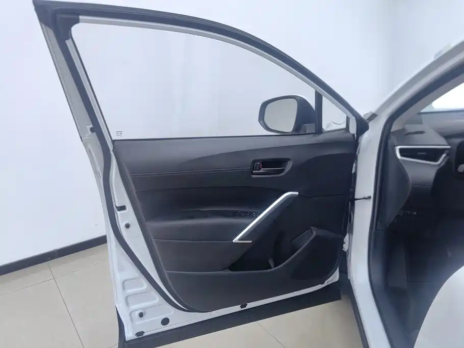 Toyota Corolla Cross — фото 7