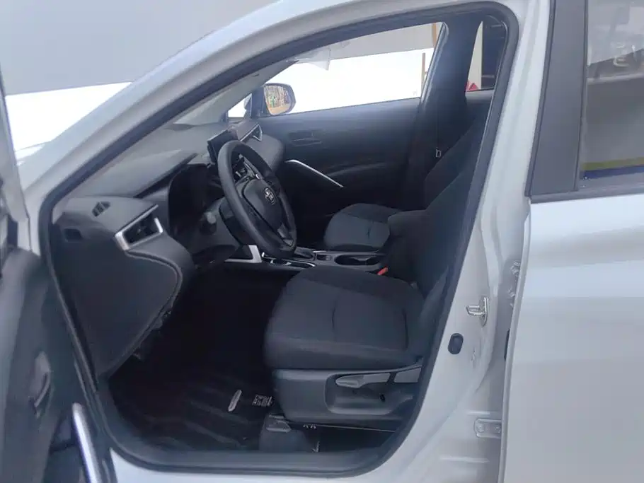 Toyota Corolla Cross — фото 9