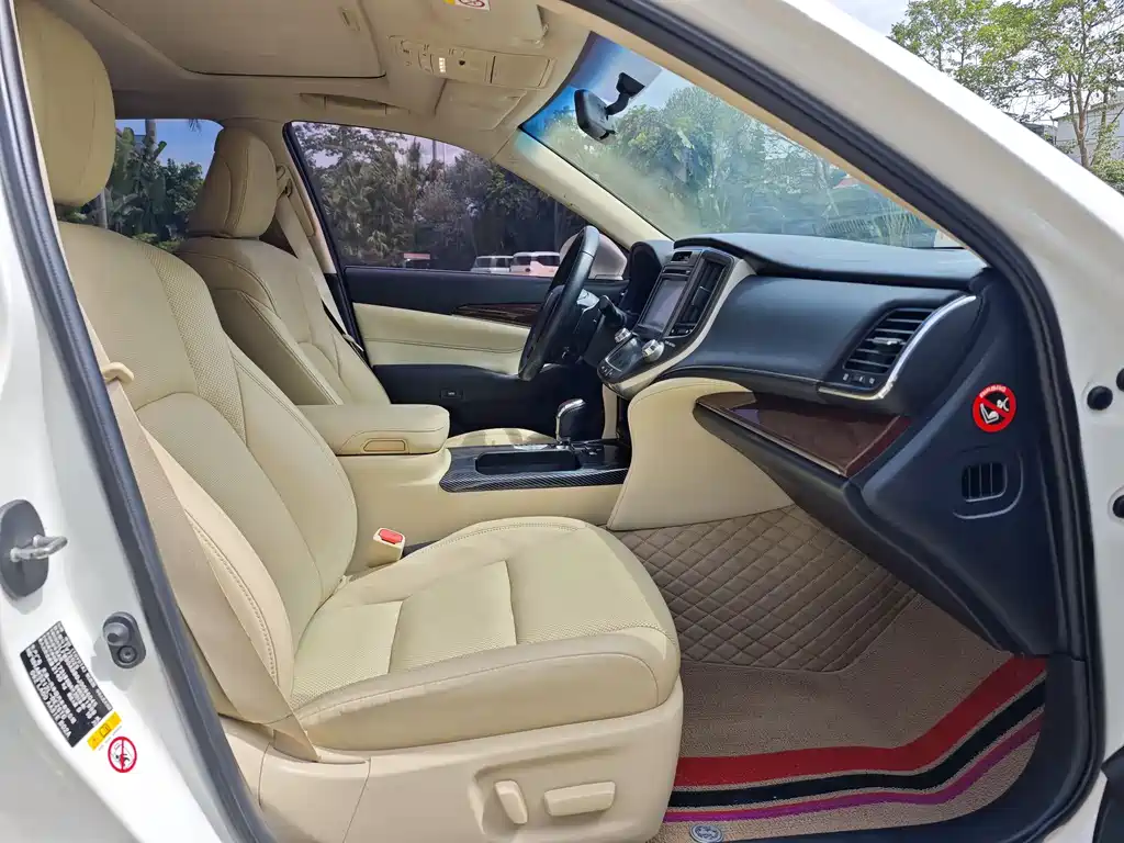 Toyota Crown — фото 10