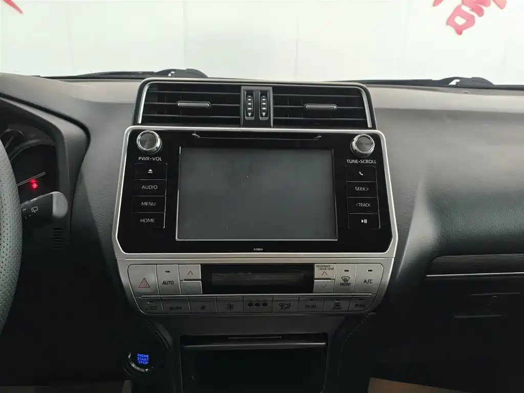 Toyota Prado — фото 11