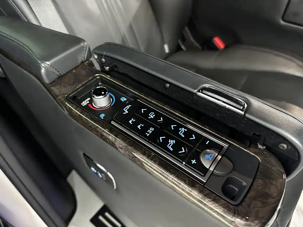 Toyota Alphard — фото 15