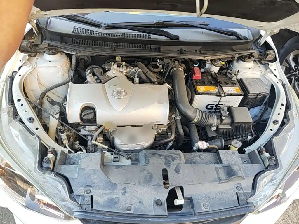 Toyota Yaris L — фото 20