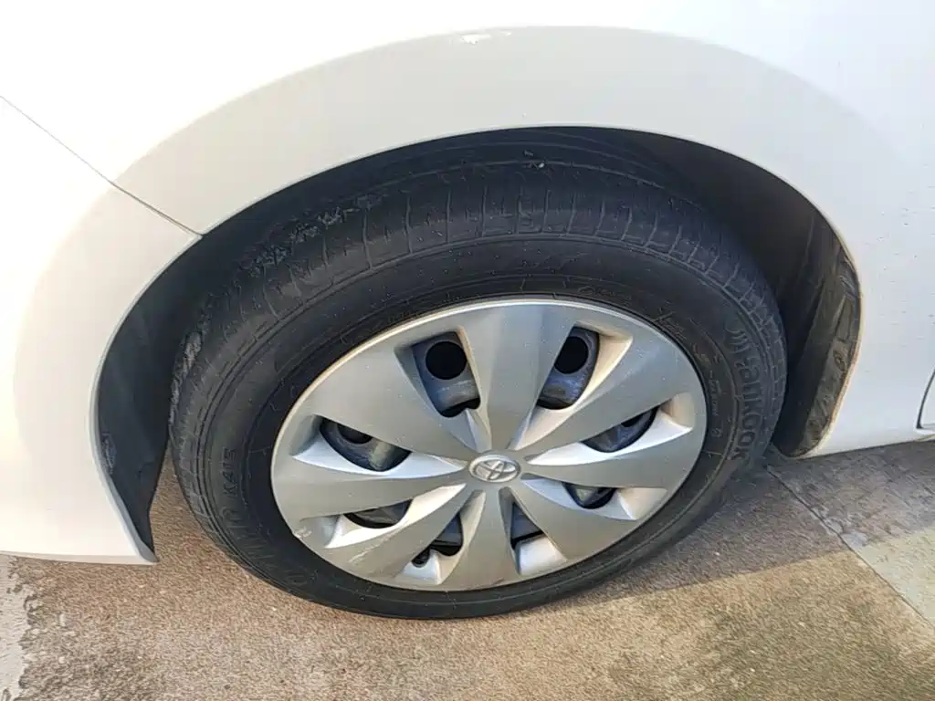 Toyota Yaris L — фото 23