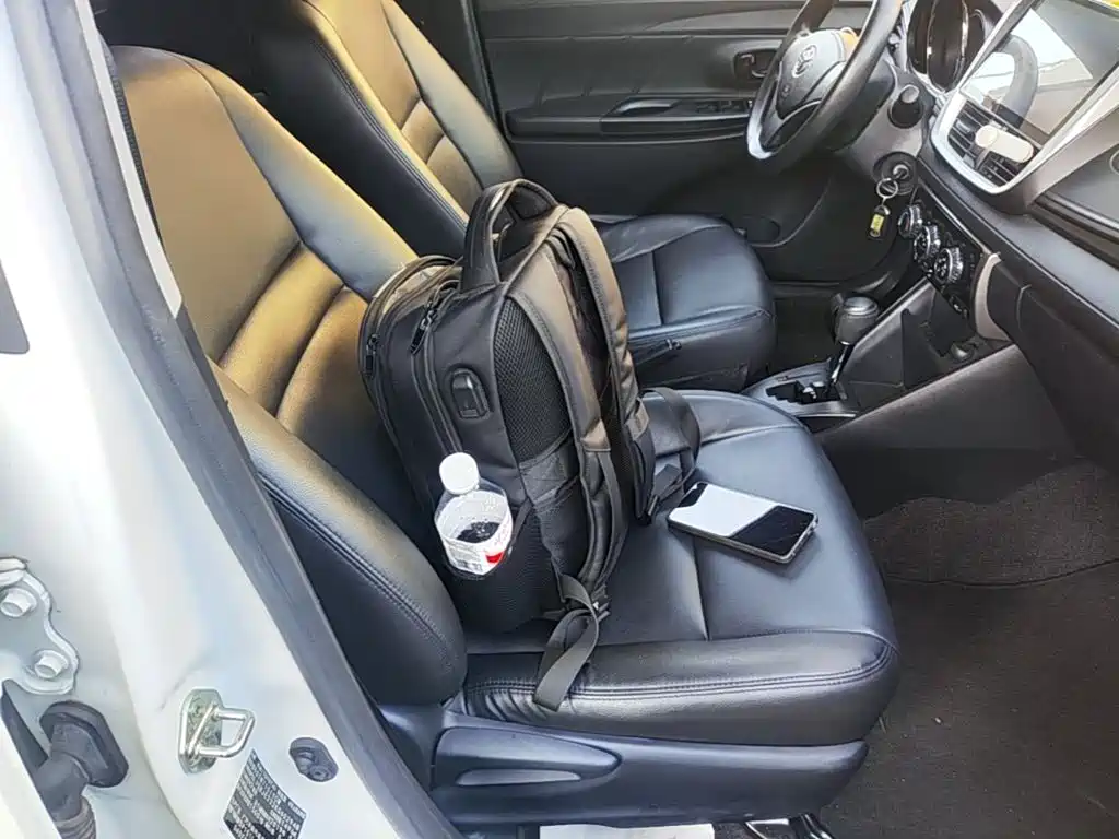 Toyota Yaris L — фото 25