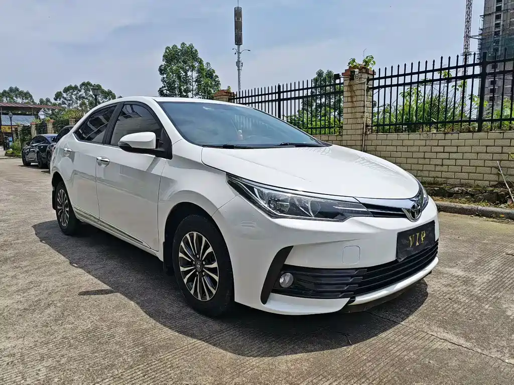 Toyota Corolla — фото 3
