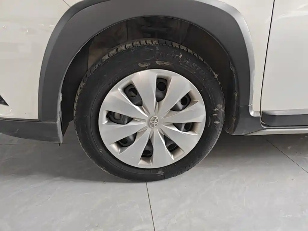 Toyota Yaris L — фото 23