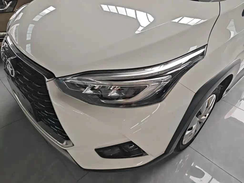 Toyota Yaris L — фото 24