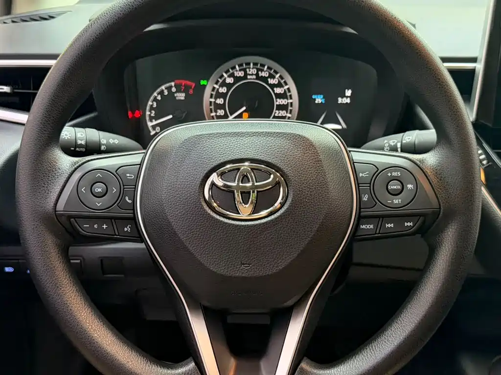 Toyota Corolla — фото 15