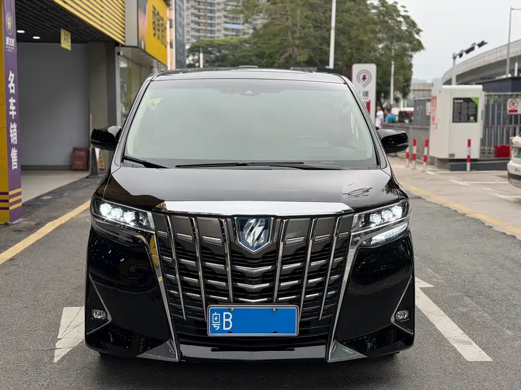 Toyota Vellfire — фото 2