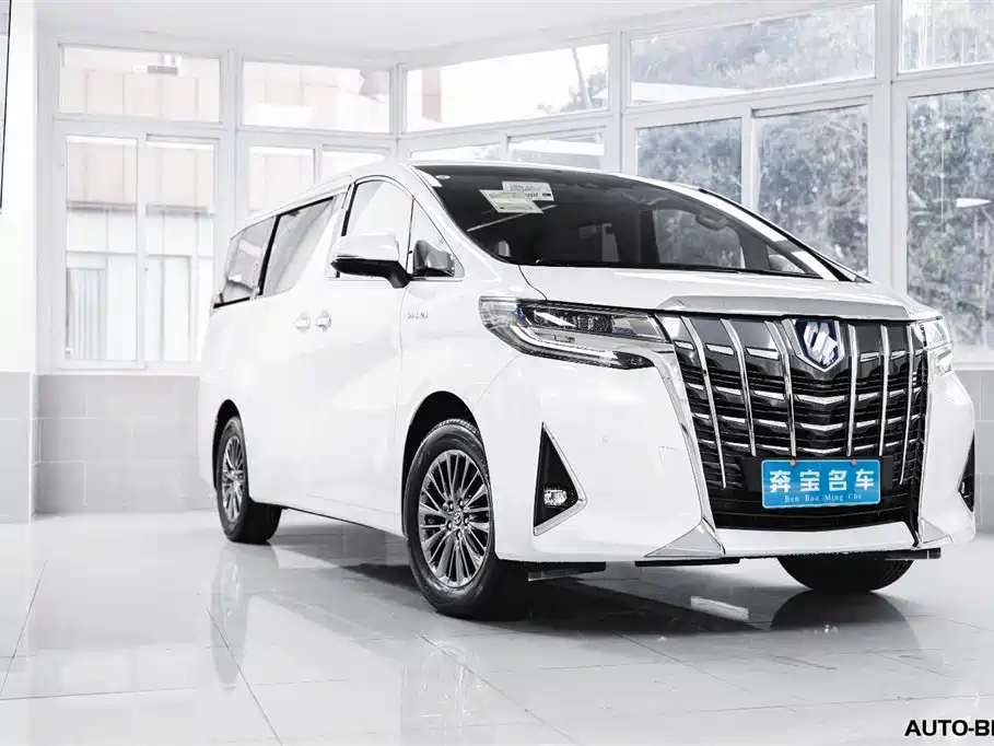 Toyota Alphard — фото 3