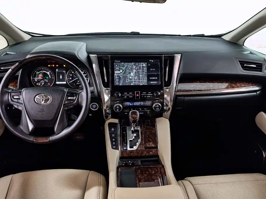 Toyota Alphard — фото 6