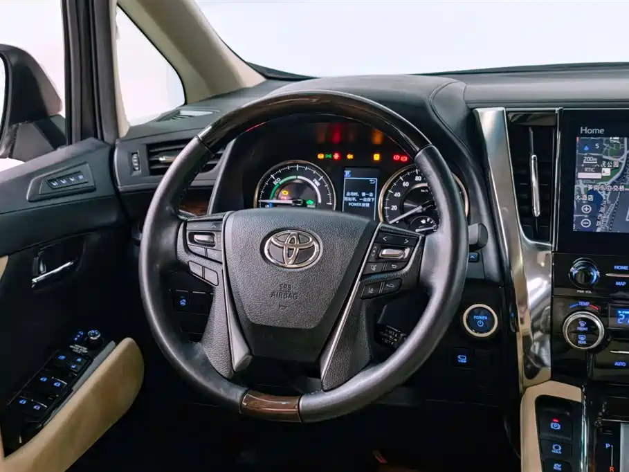 Toyota Alphard — фото 8