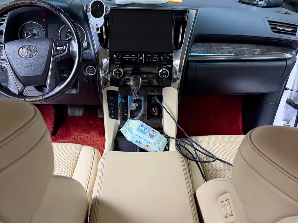Toyota Vellfire — фото 6