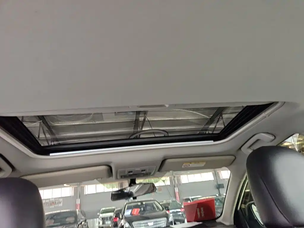 Toyota RAV4 — фото 18