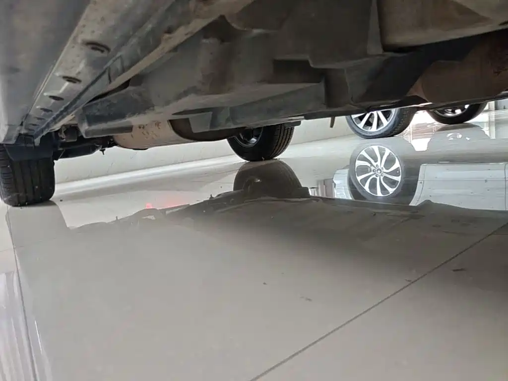 Toyota RAV4 — фото 21