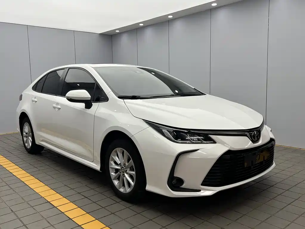 Toyota Corolla — фото 3