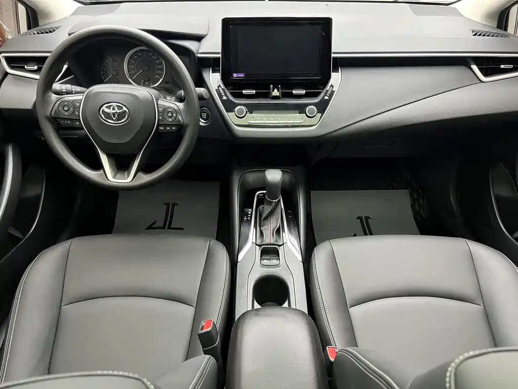 Toyota Corolla — фото 9