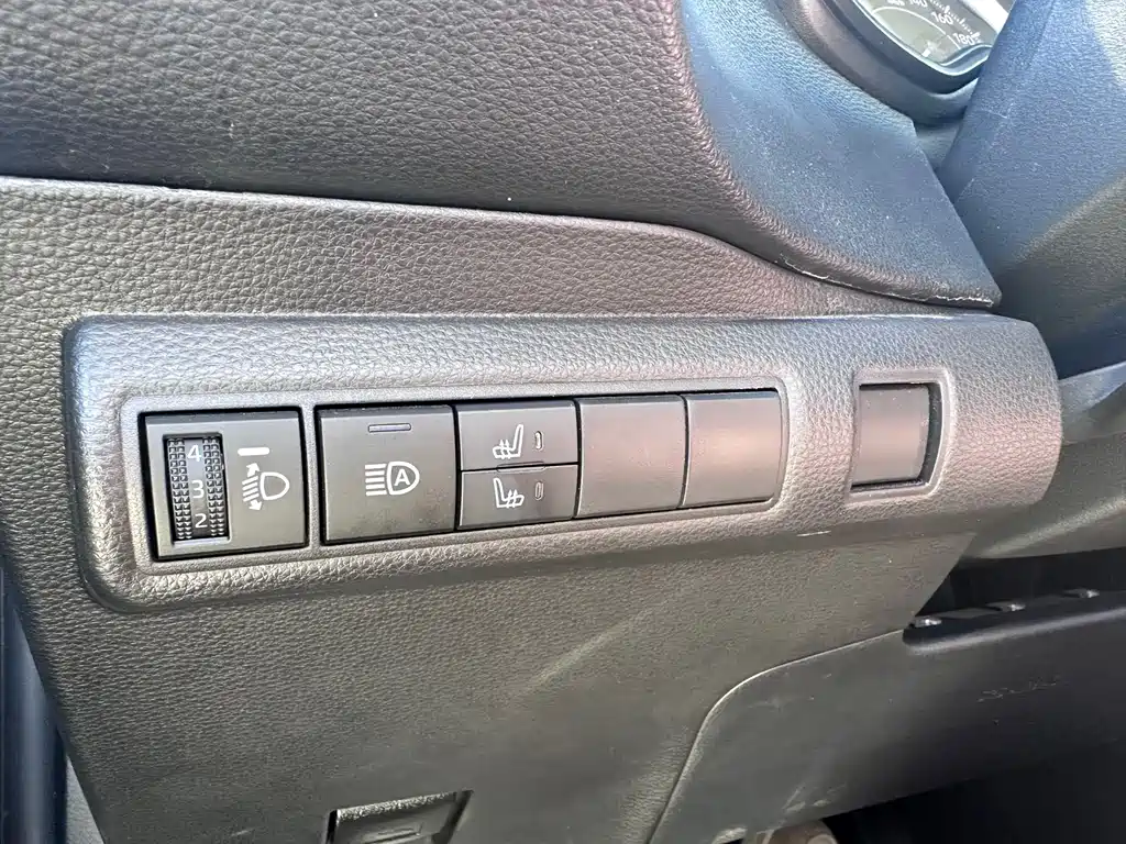 Toyota Corolla — фото 17